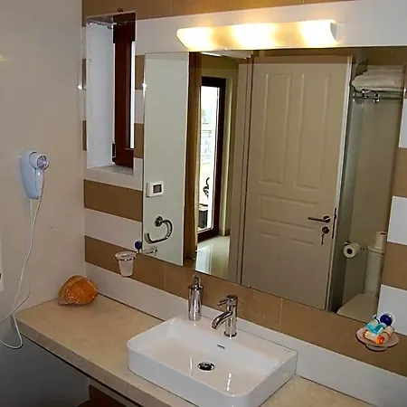 Dali Hotel 3*