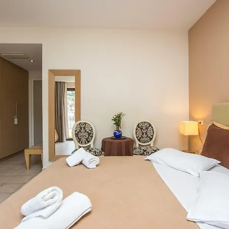 فندق Dali 3*