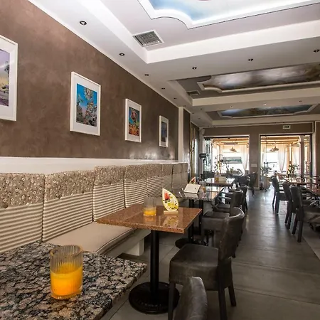 Hotel Dali 3*