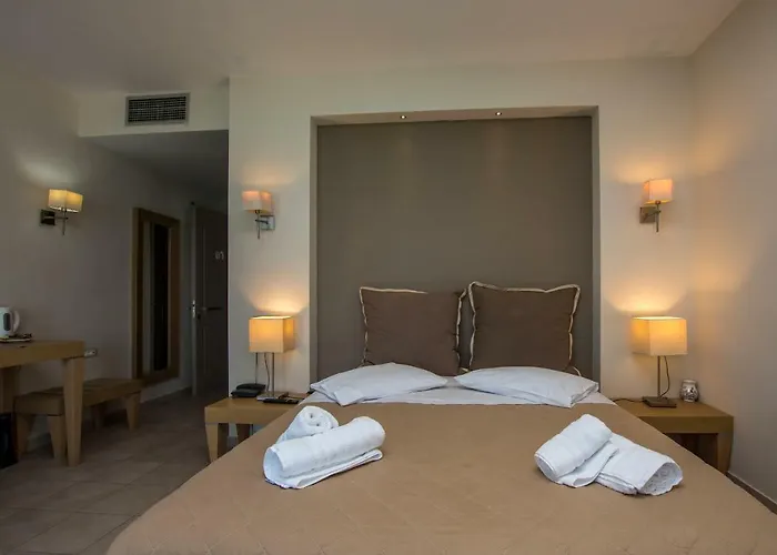 מלון Dali זקינטוס טאון