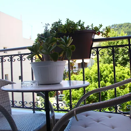 Dali Hotel 3*