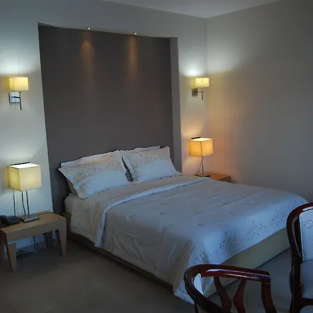 Dali Hotel 3*